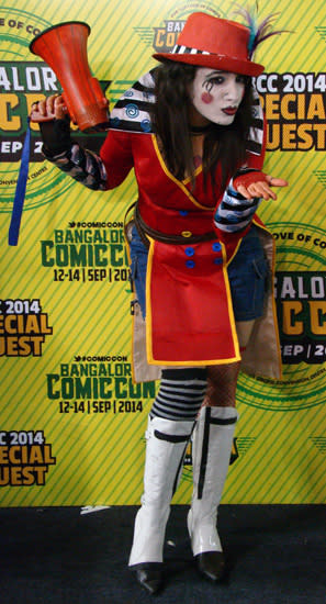 Comic-Con_Bangalore_2014_Mad_Moxxi_Kiss_Borderlands2